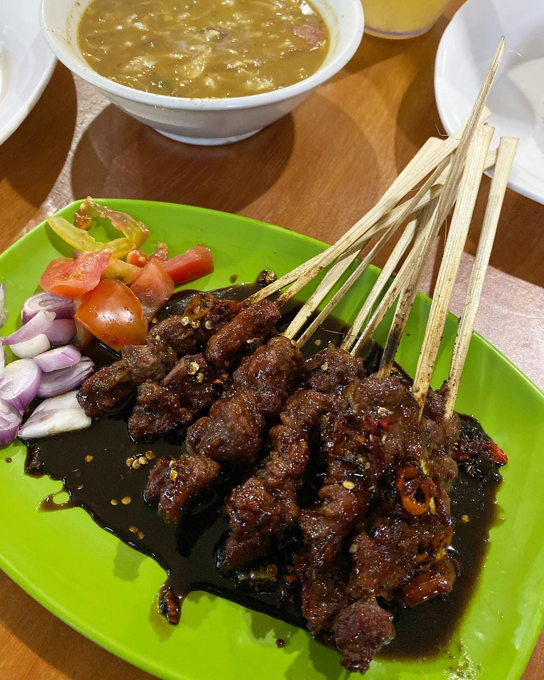Sate Kambing Muda 'Pak Yadi': Rahasia Rasa yang Menggoda di Maos Cilacap